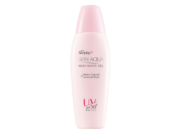 Chai gel chống nắng màu hồng nhạt, nhãn hiệu Sunplay, SPF 50+, PA++++, dung tích nhỏ gọn.