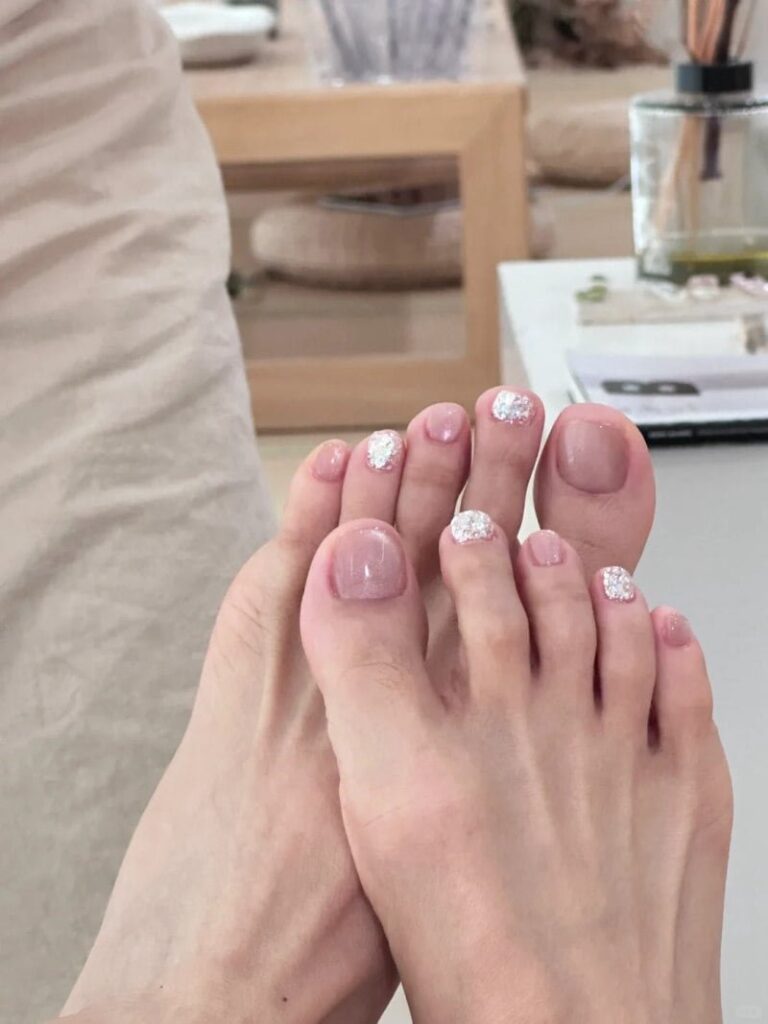 mau nail chan don gian cardina 18 jpg fb22f9d5672c4de29f5ae13c74231340 1