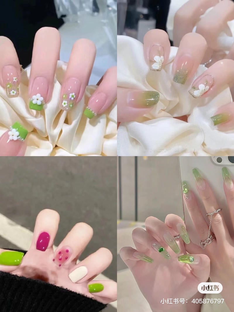 Bốn kiểu móng tay trang trí với các tông màu xanh lá, hồng và trắng, kết hợp họa tiết hoa và đá quý.