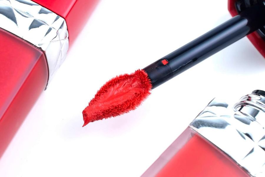 Bí quyết tạo son môi nước tại gia từ nguyên liệu dễ kiếm 3 1 uu diem cua son moi nuoc 9985b8119a3f4883a12df1c870c72be0 1