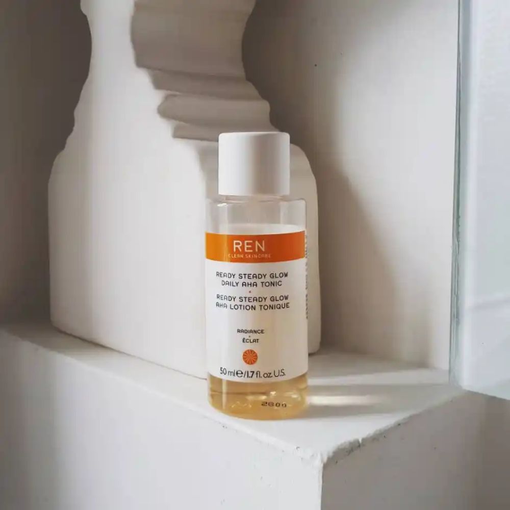 113-7_cb1c9a233f3f46f0a3df8f20662a3849_1024x1024 Ren Ready Steady Glow Daily AHA Tonic