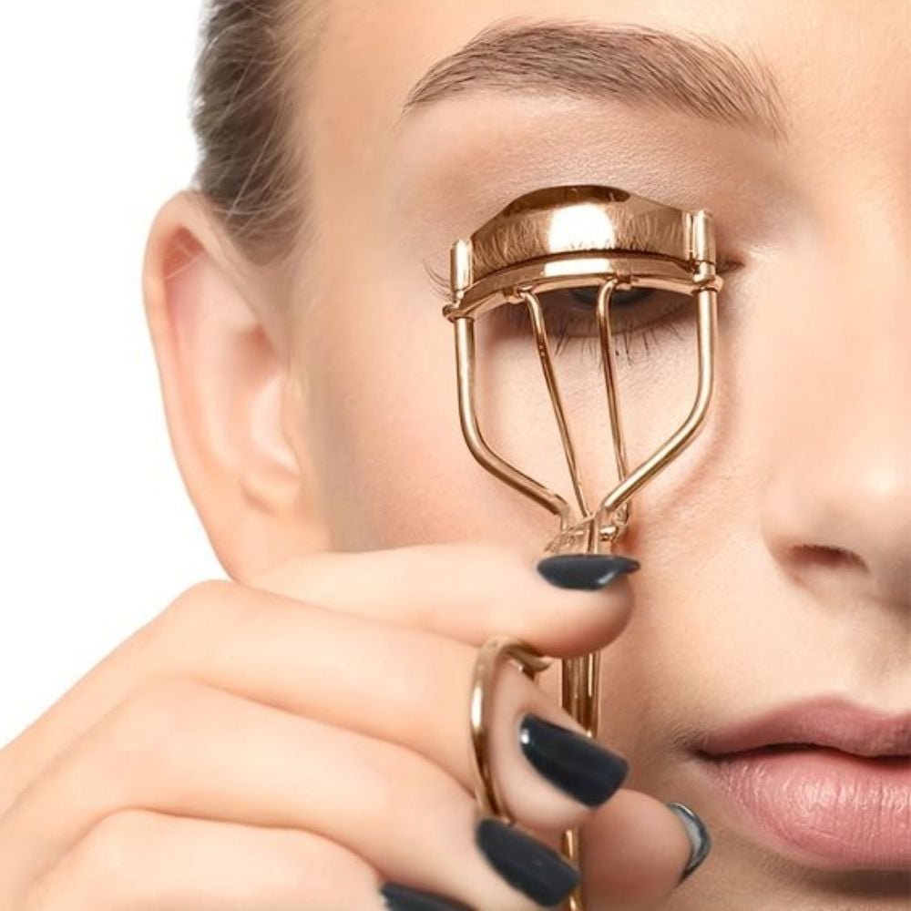 Khám Phá 10 Bí Kíp Bấm Mi Cong Vút Cho Phép Thuật Vẻ Đẹp! 3 132 1 dd3ee78b9240429f99785dfe847bc87f 1024x1024 1
