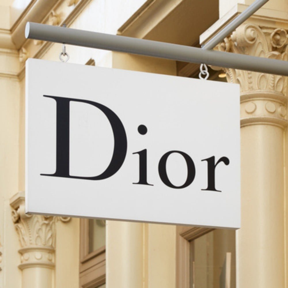 Khám Phá 6 Dòng Son Dior Mới 2025: Bảng Màu Đầy Đủ Và Chi Tiết Nhất! 4 22 1 thegioiskinfood thuong hieu dior 1