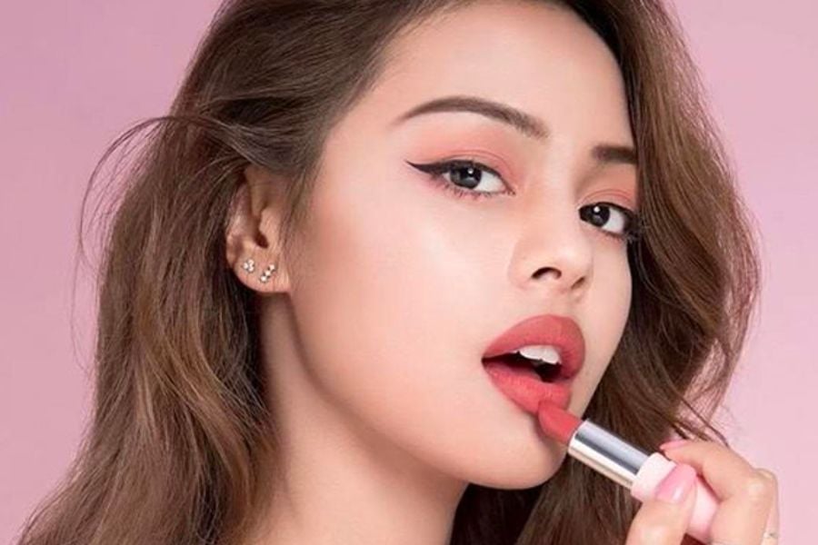 3-cach-chon-mau-son-hop-voi-loai-da_8c1b23233f714499b710c7d4a409a0b3 Cách chọn màu son hợp với loại da