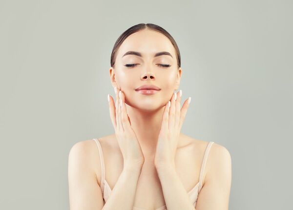 Biotin cũng hỗ trợ da rạng rỡ, tươi trẻ