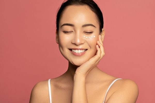 cham soc da voi kem duong chua retinol 2a4b50d3ee0a41098bada03c1832c06f grande 1