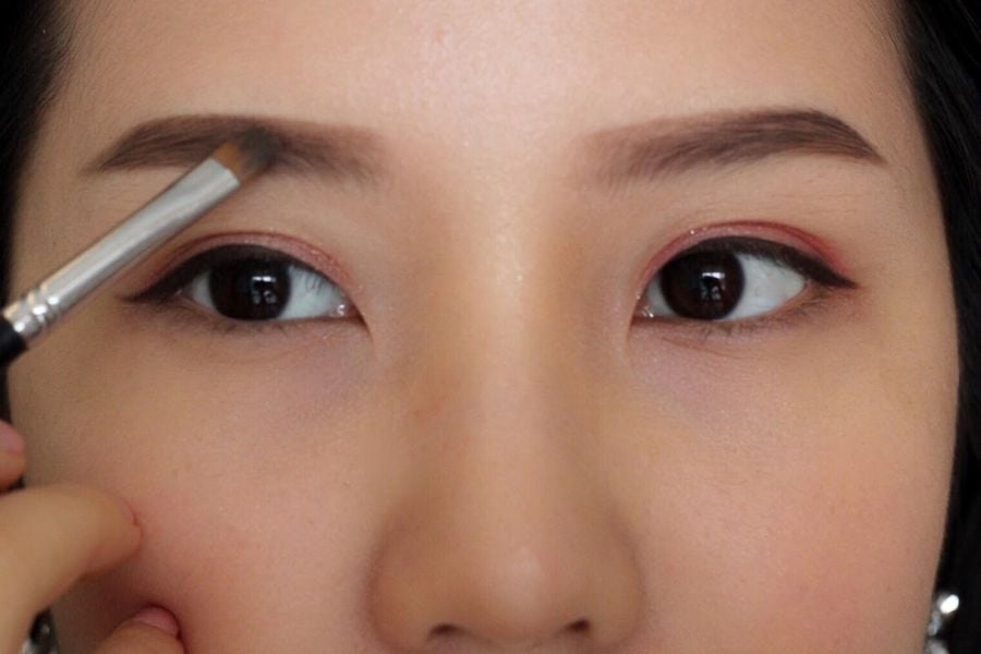 Những điều cần chú ý khi kẻ chân mày cho những ai có lông mày mọc ngược