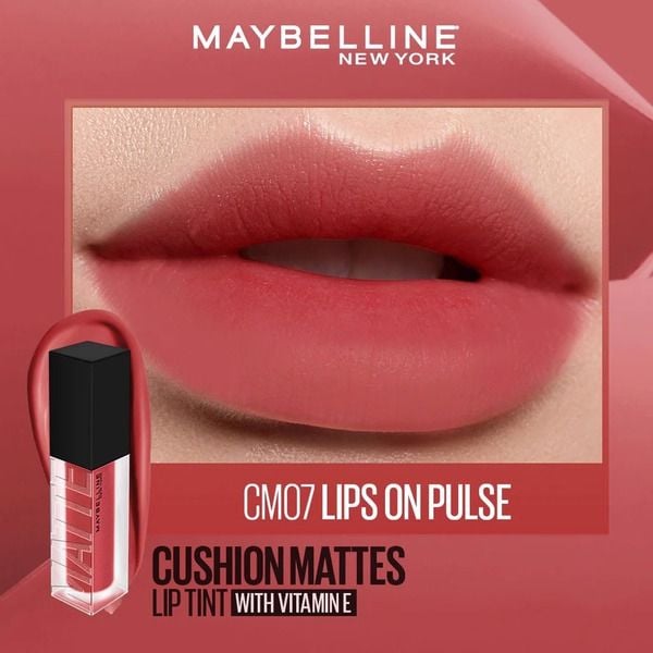 Hình ảnh quảng cáo son môi màu đỏ hồng, sản phẩm Cushion Mattes của thương hiệu Maybelline New York.