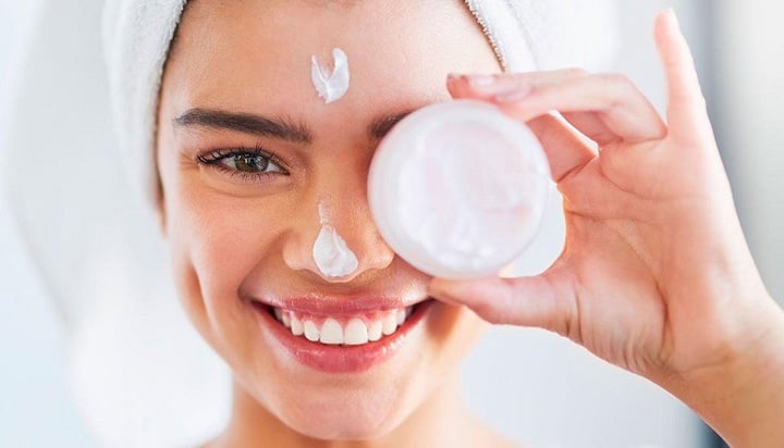 Hướng dẫn từng bước cách đánh lớp nền căng bóng