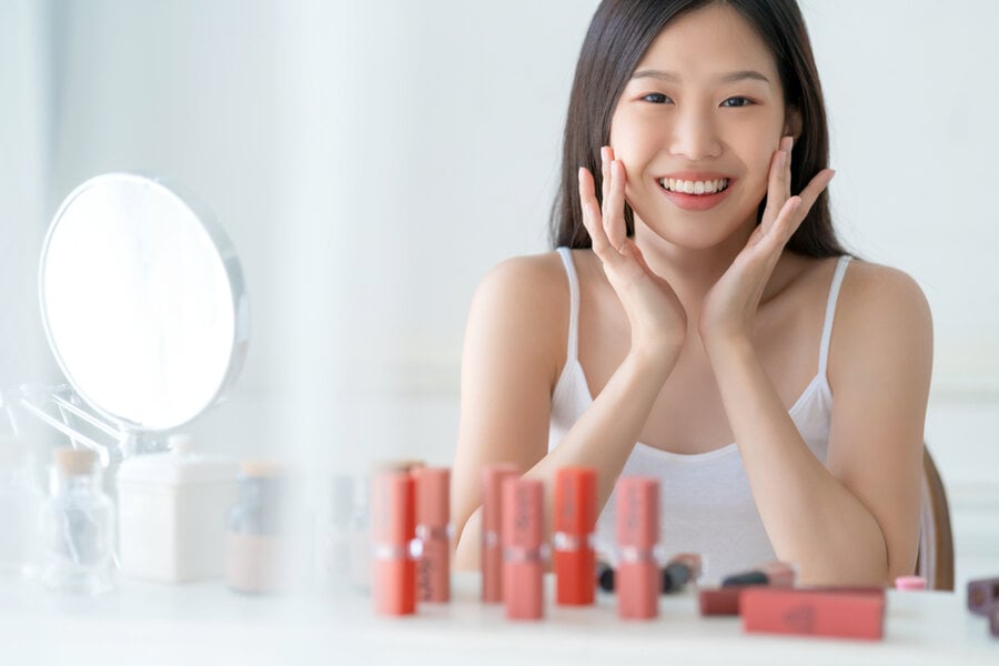 Hướng dẫn cách đánh má hồng bằng son