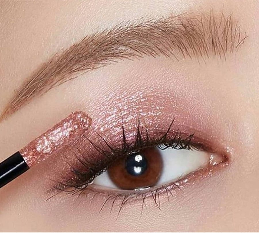 Eyeliner ánh nhũ