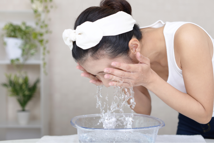 Chuẩn bị da trước khi trang điểm giúp lớp trang điểm lâu trôi hơn