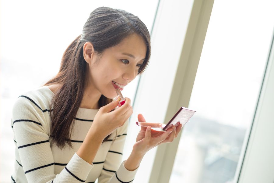 Thắc mắc về son màu cam nâu đất