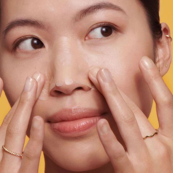 su_dung_mieng_dan_lot_mun_dung_cach_959b79ac490c430481f125ce45b7c06d_grande Hướng dẫn sử dụng miếng dán mụn hiệu quả