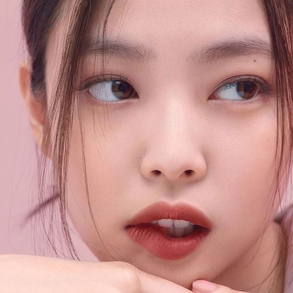 Biến Hóa Đôi Môi Xinh Xắn: Bí Kíp Đánh Son Kem Cho Buổi Dạo Phố Thêm Rực Rỡ 3 tham khao cach danh son kem li xinh nhu idol c7580d65a61746478b0de6abca431ead grande 1