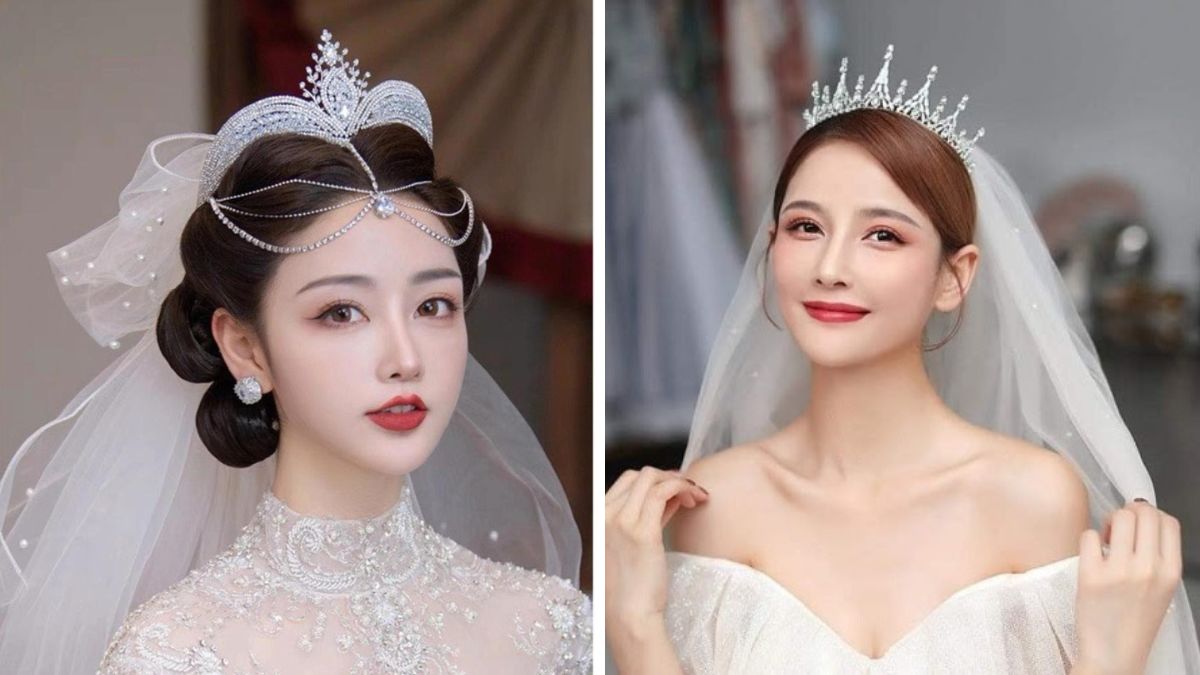 Hai người phụ nữ mặc váy cưới, đội vương miện, cười tươi trong bức ảnh ghép.
