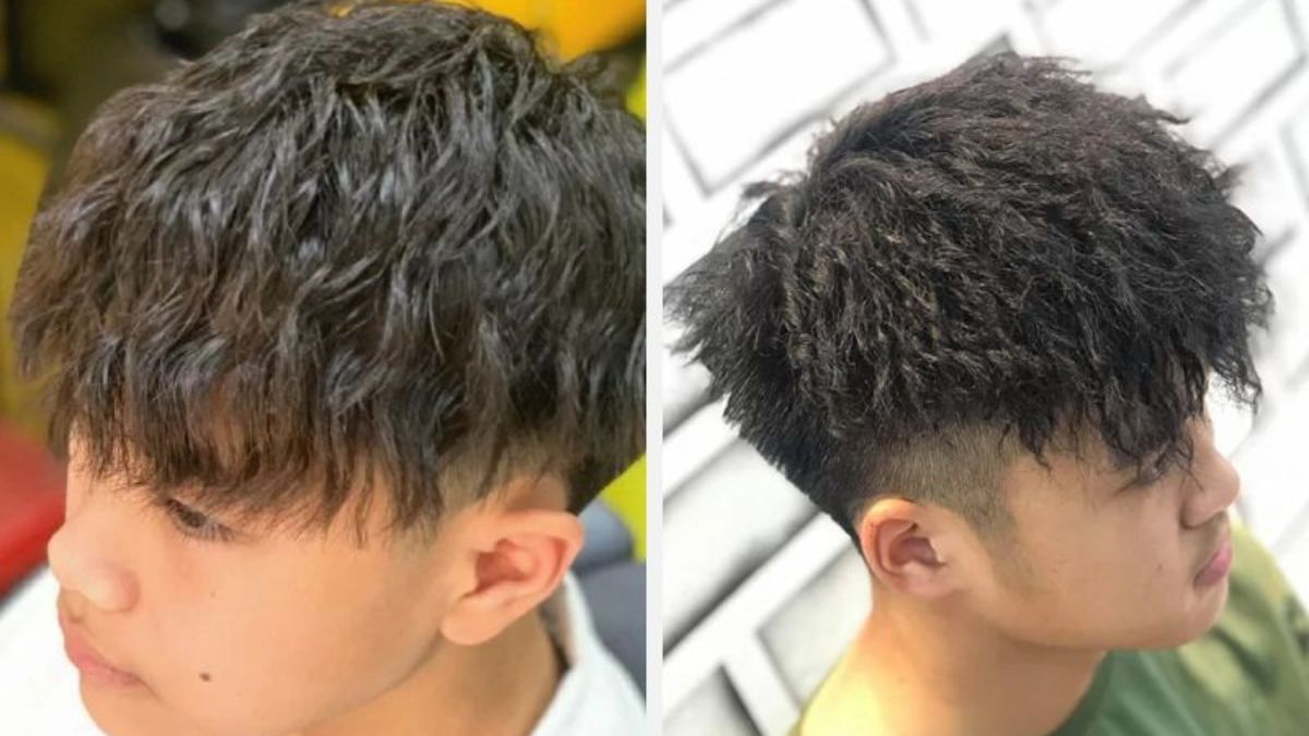 Hai kiểu tóc nam, một bên trái với tóc xoăn nhẹ và bên phải với tóc xoăn dày hơn, trên nền tường.