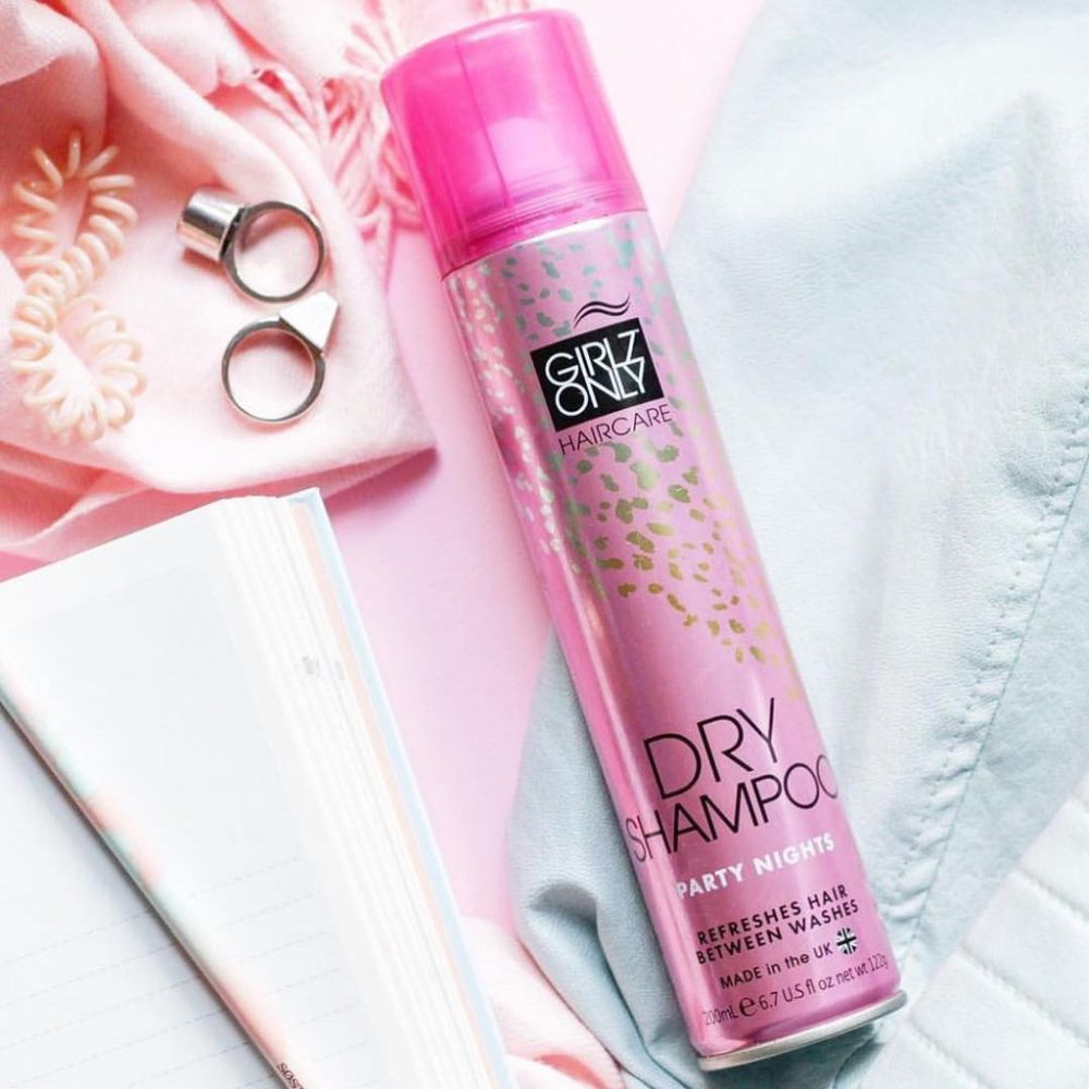 GIRLZ ONLY Dry Shampoo - Party Nights (Hồng)